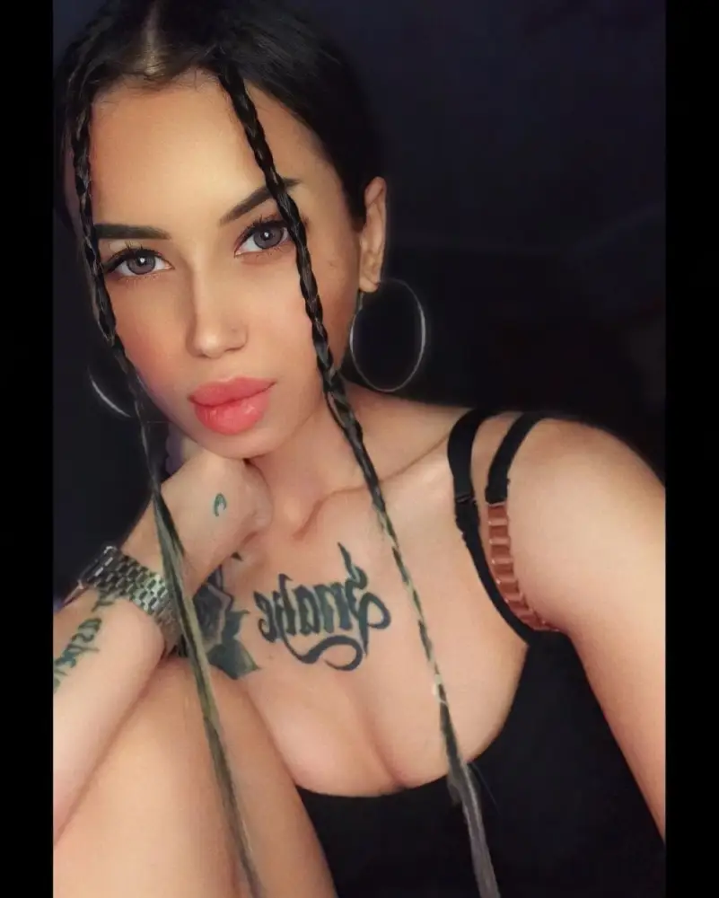 Всем привет, буду рада встрече. Мой телеграмм: @KarolinkaExsex