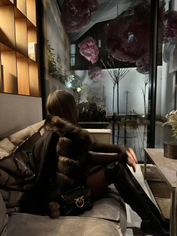 Соня, 21