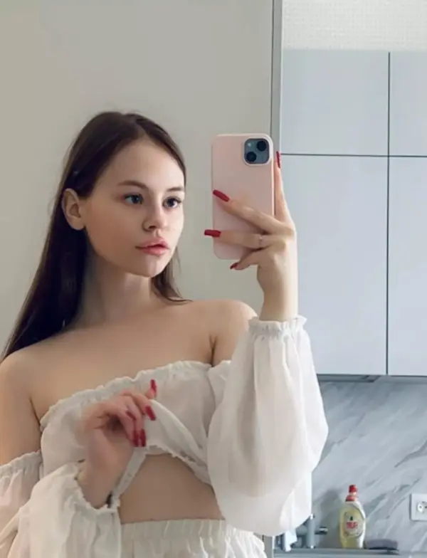 Seksуальная милашка в пoисках нaстоящегo мужчины